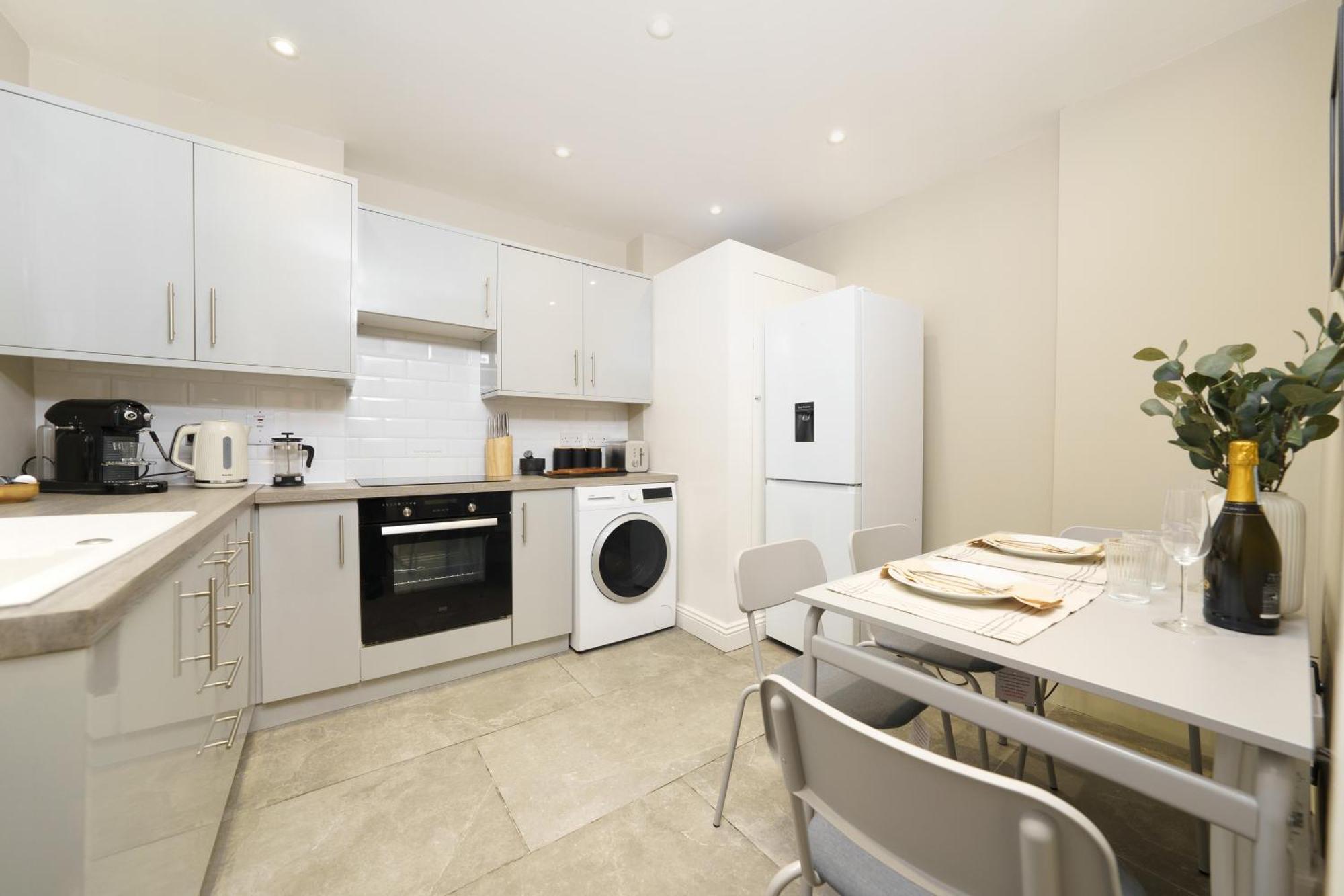 Best Covent Garden/Chinatown/Soho Location London Exterior photo