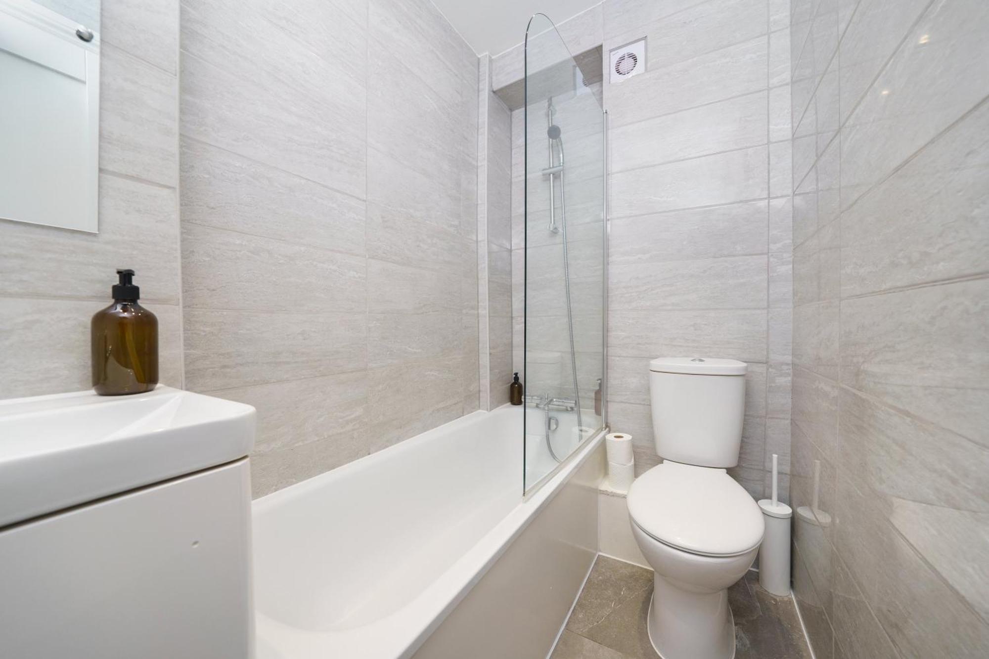 Best Covent Garden/Chinatown/Soho Location London Exterior photo