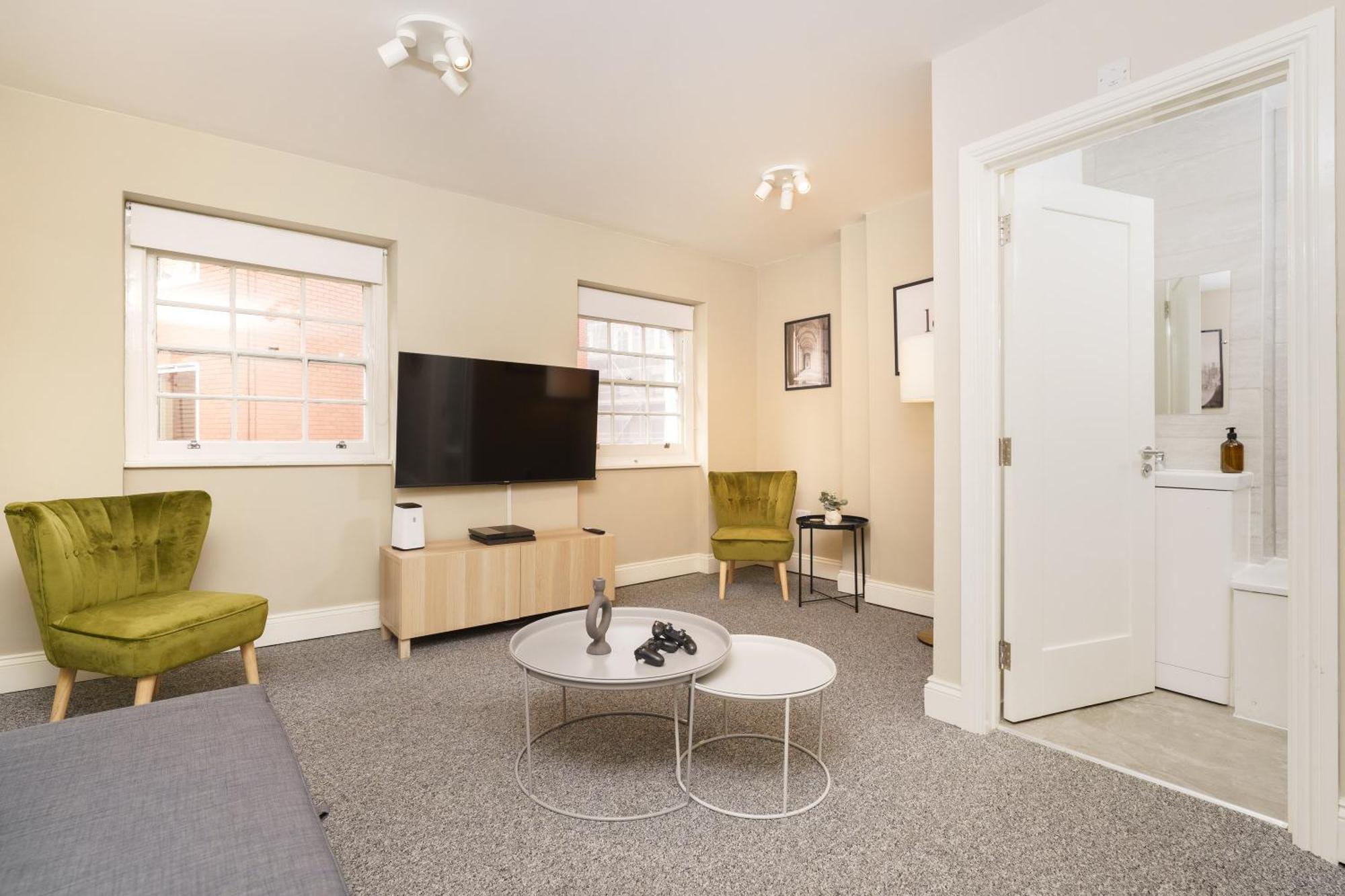Best Covent Garden/Chinatown/Soho Location London Exterior photo